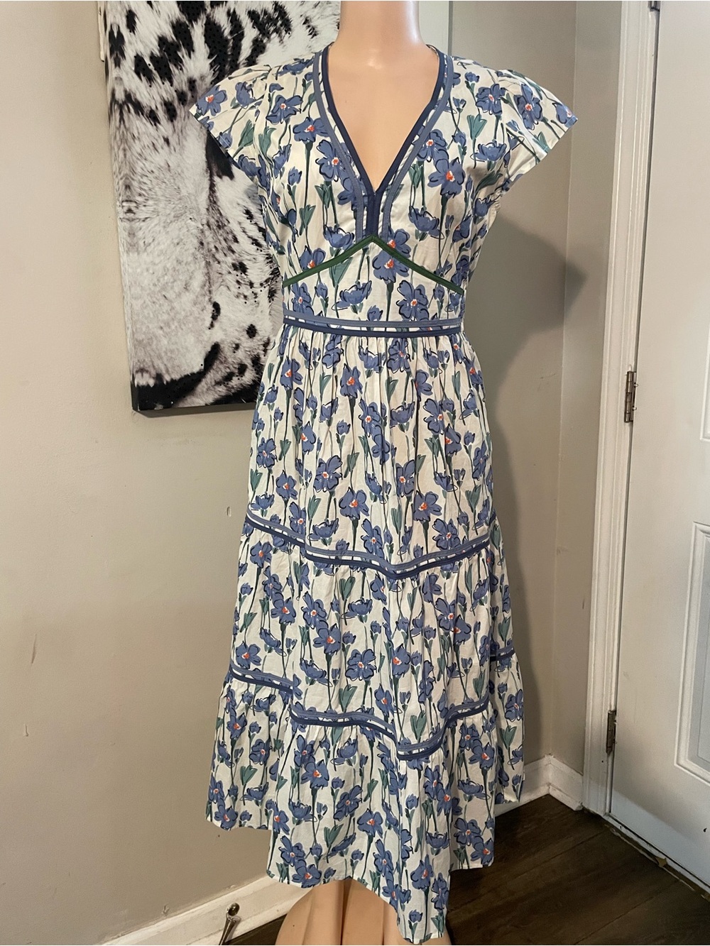 She + sky country peasant Floral V-Neck Tiered Midi Dress Blue White small